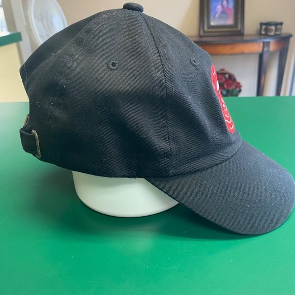 Carbon Elements Black Open Lips with Sucker Ball Cap Hat Adjustable Size - Picture 2 of 7